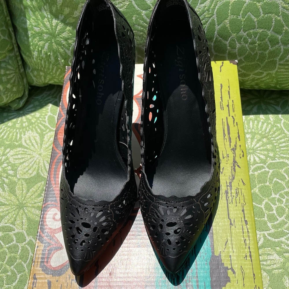 Zigi Soho Black Leather Ladies Pump NWOT
